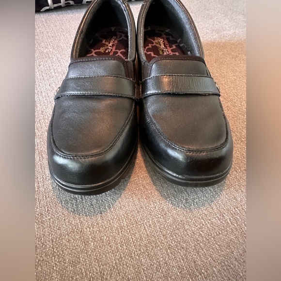 Sketchers size 10 - Picture 3 of 11